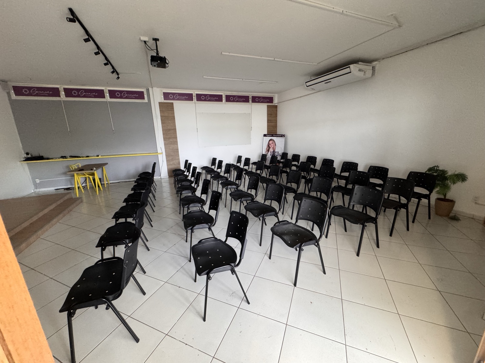 Espaço IDHAN — auditório para workshops, eventos e treinamentos corporativos em Santa Rita do Sapucaí